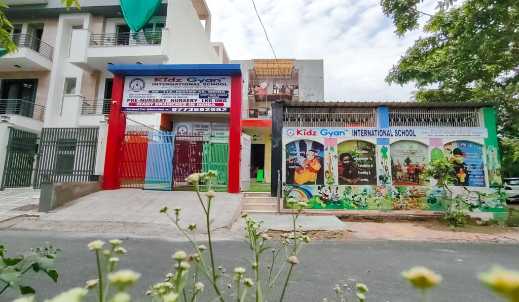 Best school in Noida building - Kidz Gyan International School